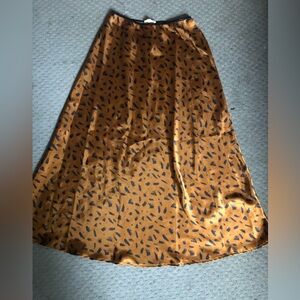 Elegant Brown Patterned Skirt
